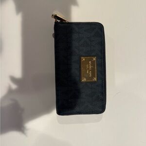 Michael Kors Jet Set Travel Continental Wallet